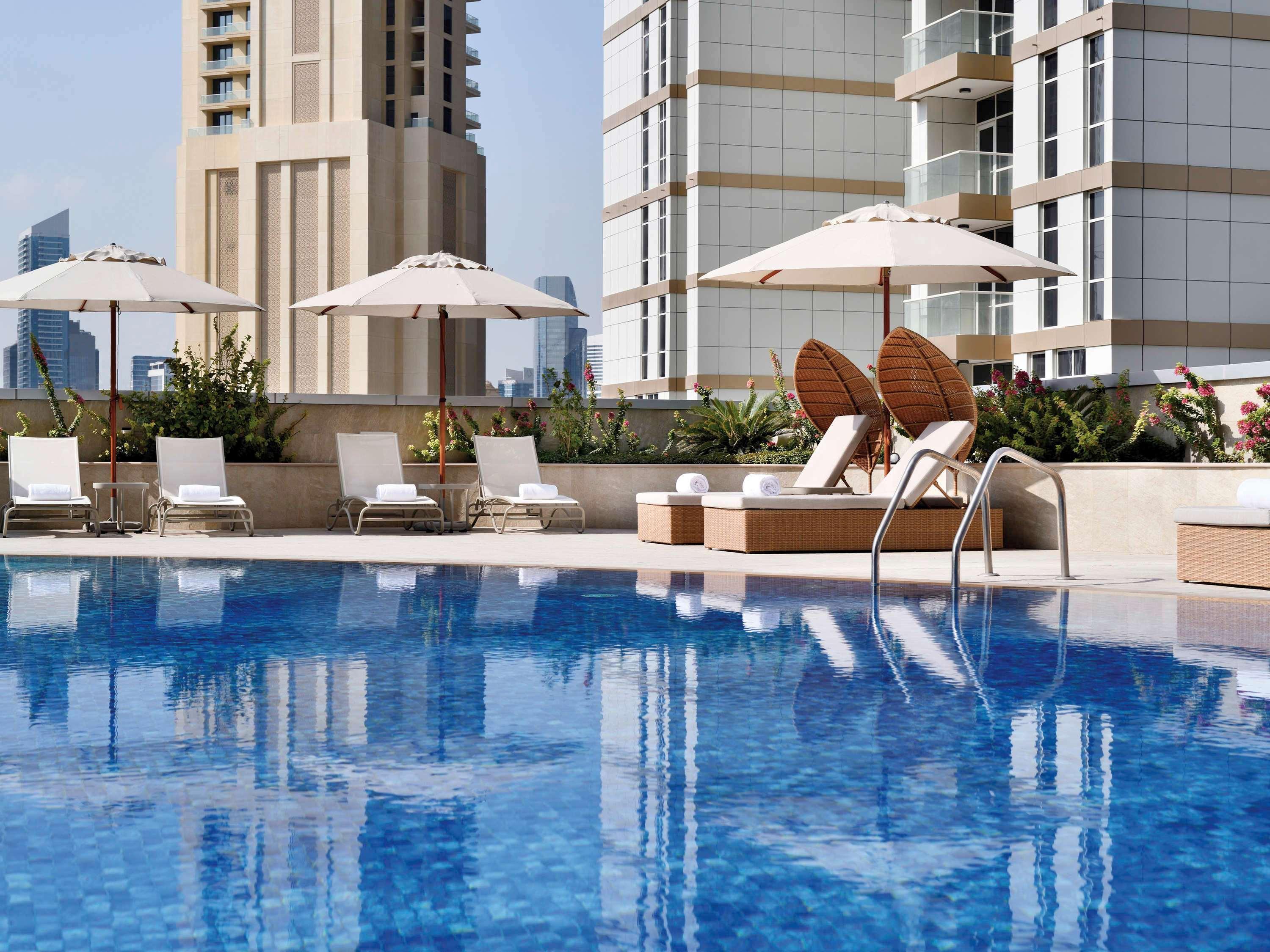 Movenpick Hotel Apartments Downtown Dubai Exterior photo